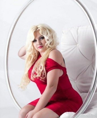 Стройная брюнетка с загадочными глазами приглашает в гости достойного мужчину. Гарантирую незабываемый опыт и море удовольствия. 8724, 39 лет